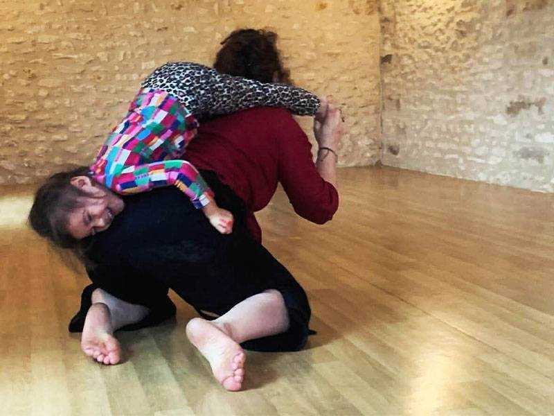 Contact En-corps et En famille