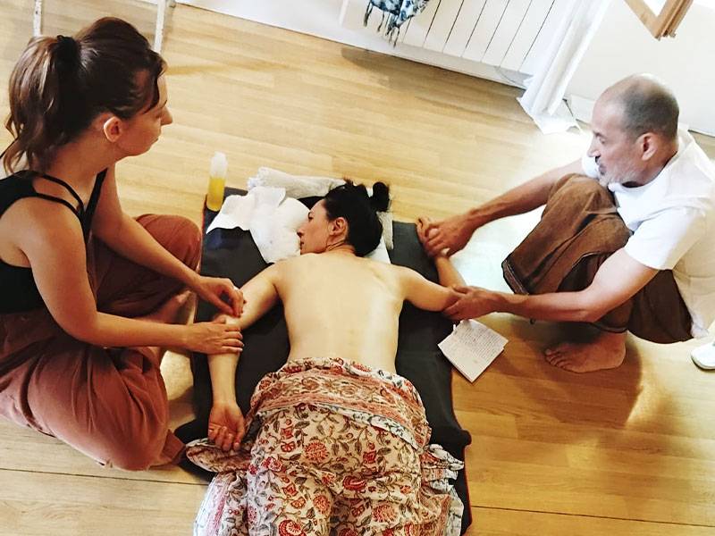 Initiation aux massages ayurvédiques, avec Yann EXCOFFON